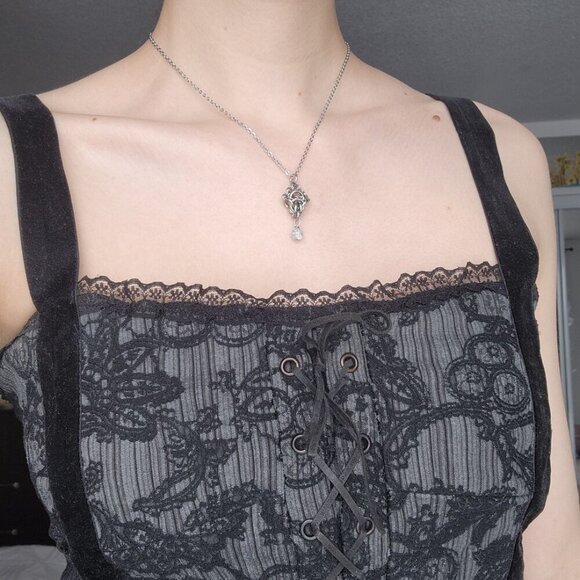 Vintage classic & elegant diamond-shaped silver necklace with a blue pearl - Picture 4 of 10